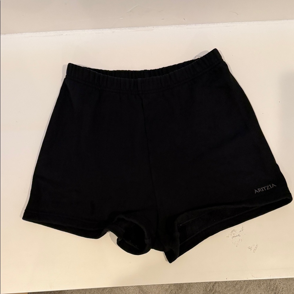 Aritzia Women's Black sweat fleece Shorts small